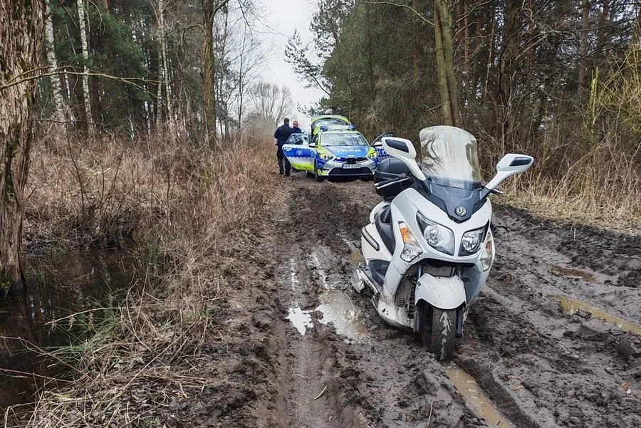ucieczka motocyklisty przed policją pościg drogowy