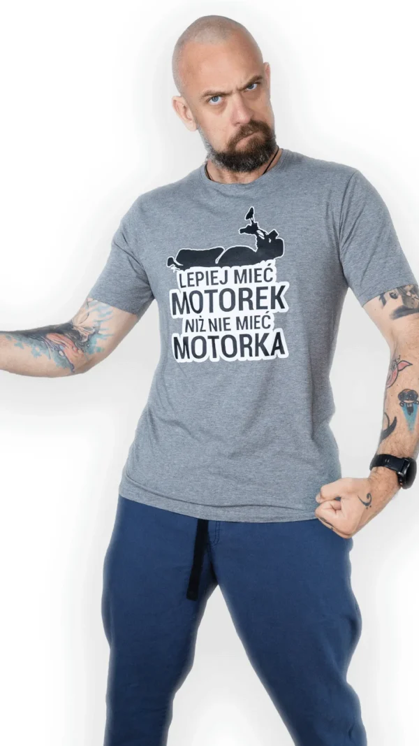 SZARA_KOSZULKA_PRZOD_CIECHAN_2_11_11zon T-shirt “Lepiej mieć motorek”