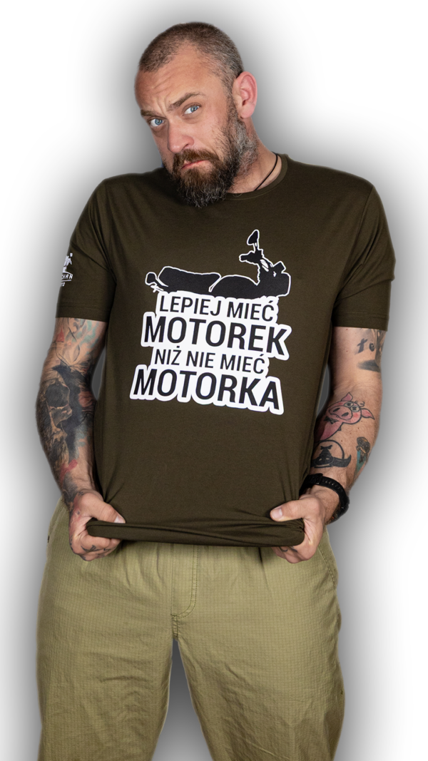 ZIELONA_KOSZULKA_CIECHAN_1 T-shirt “Lepiej mieć motorek”