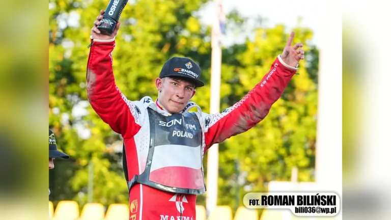 Polacy na podium – Bartosz Bańbor cieszy się ze złota Mistrzostw Europy Par U19